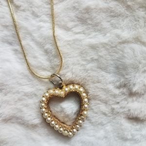 6/$20 Pearly Heart Crystal necklace